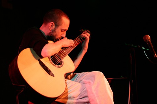 Erik Mongrain @ The New Roscoe, Leeds on 12-11-2008
