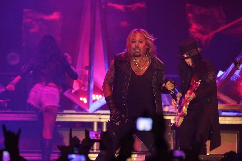 Motley Crue @ SSE Arena (Wembley), Brent on 06-11-2015