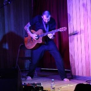 Jon Gomm